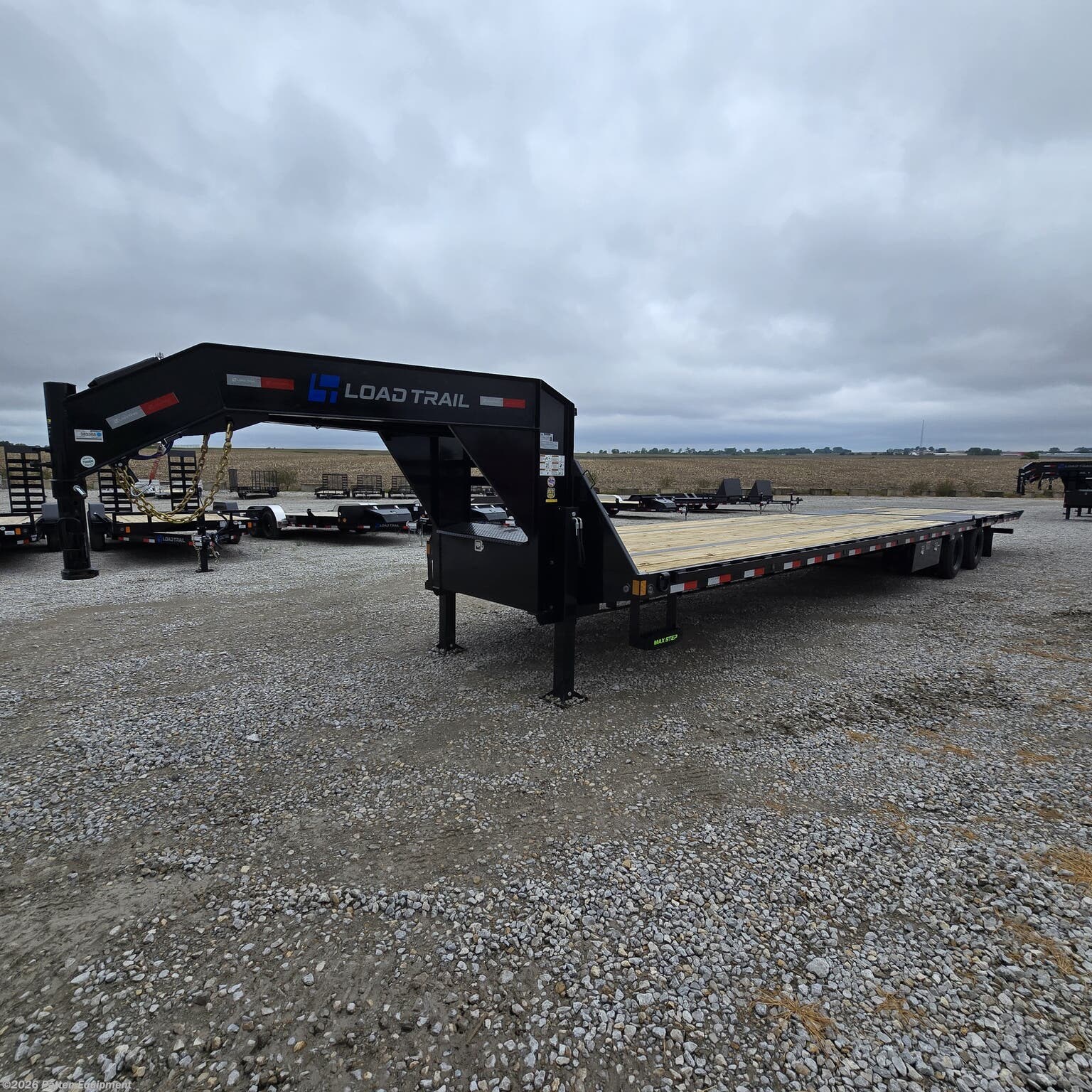 2026 Load Trail GL 102"x 40' Tandem Low-Pro GN w/Hyd. Dove 25.9K