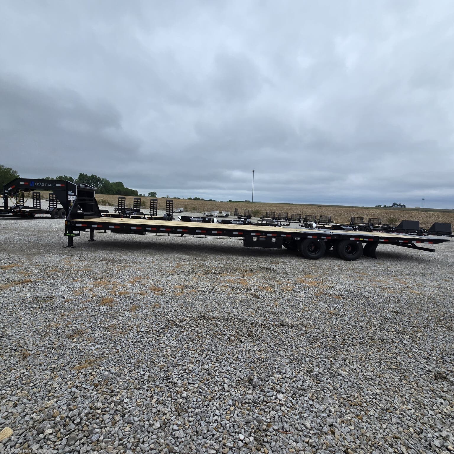 2026 GL 102"x 40' Tandem Low-Pro GN w/Hyd. Dove 25.9K by Load Trail from Patten Equipment in Urbana, Iowa