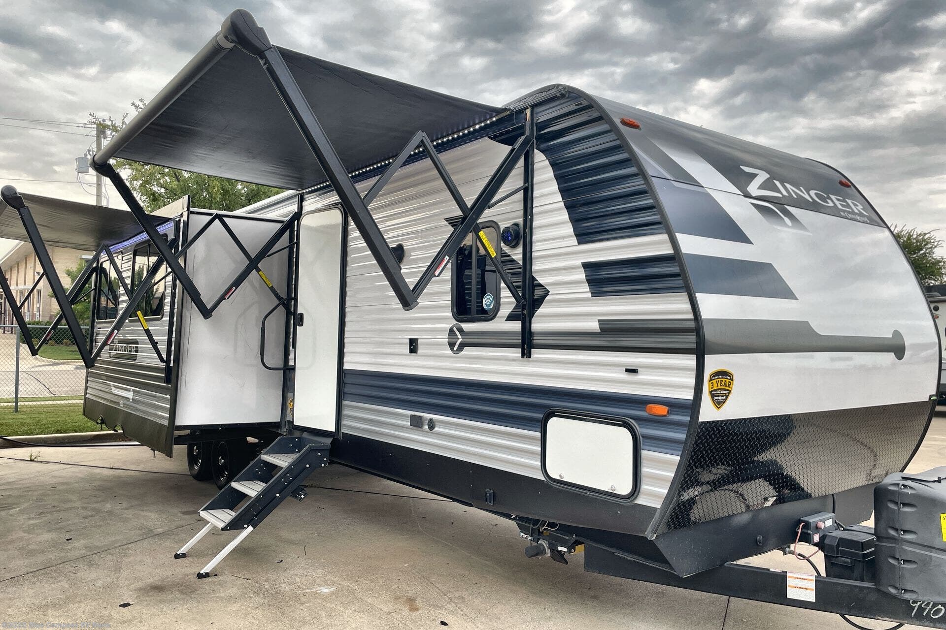2022 Zinger 333db by CrossRoads from Blue Compass RV Reno in Reno, Nevada