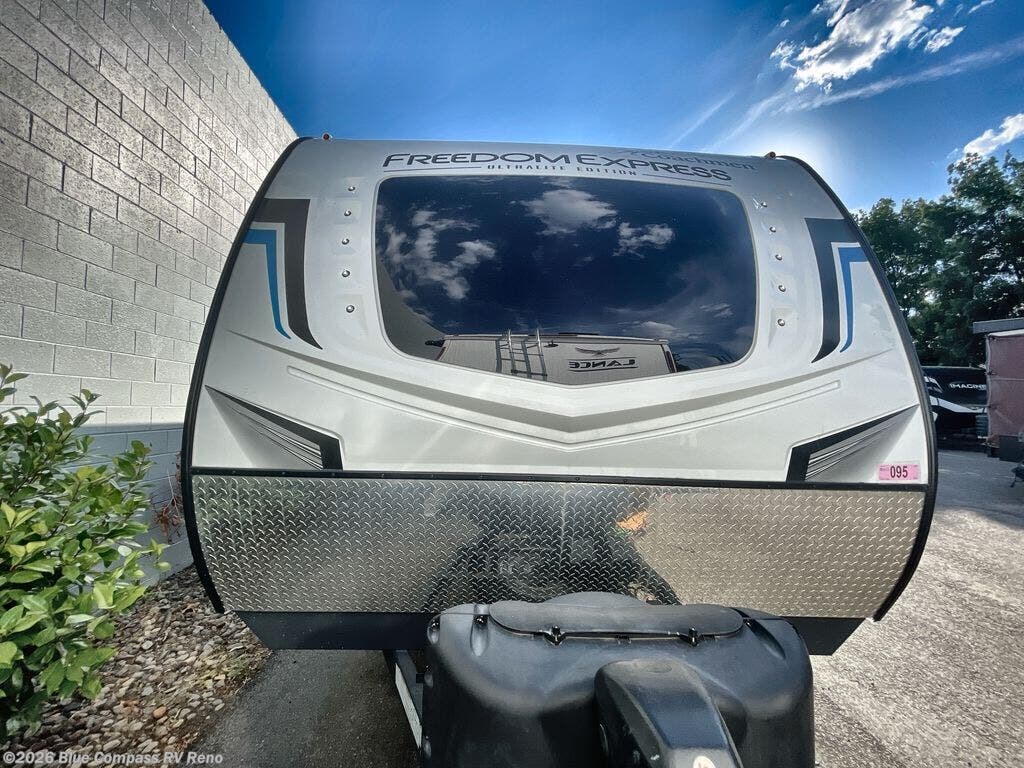Used 2022 Coachmen Freedom Express Ultra Lite 252RBS available in Reno, Nevada