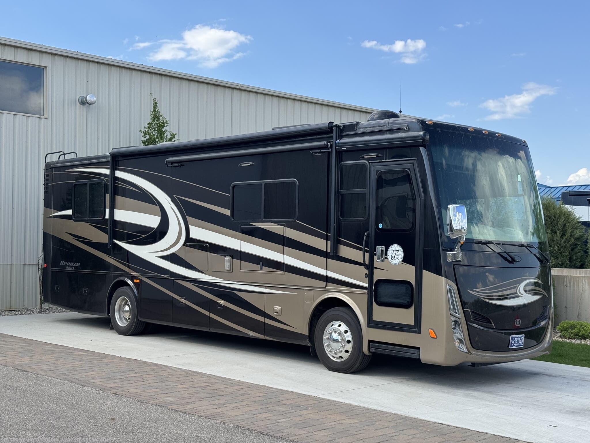 2016 Allegro Breeze 32 BR by Tiffin from Steinbring Motorcoach in Garfield, Minnesota