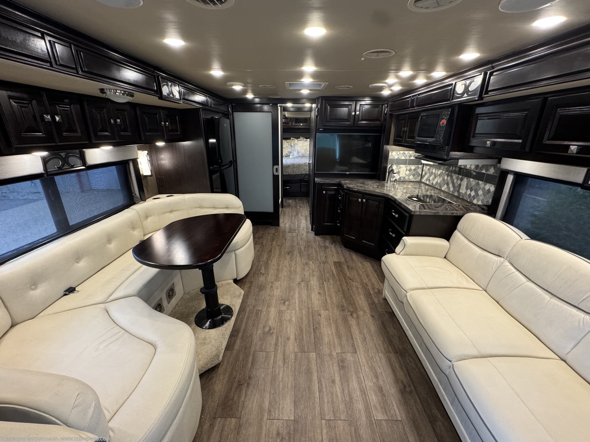 2016 Tiffin Allegro Breeze 32 BR