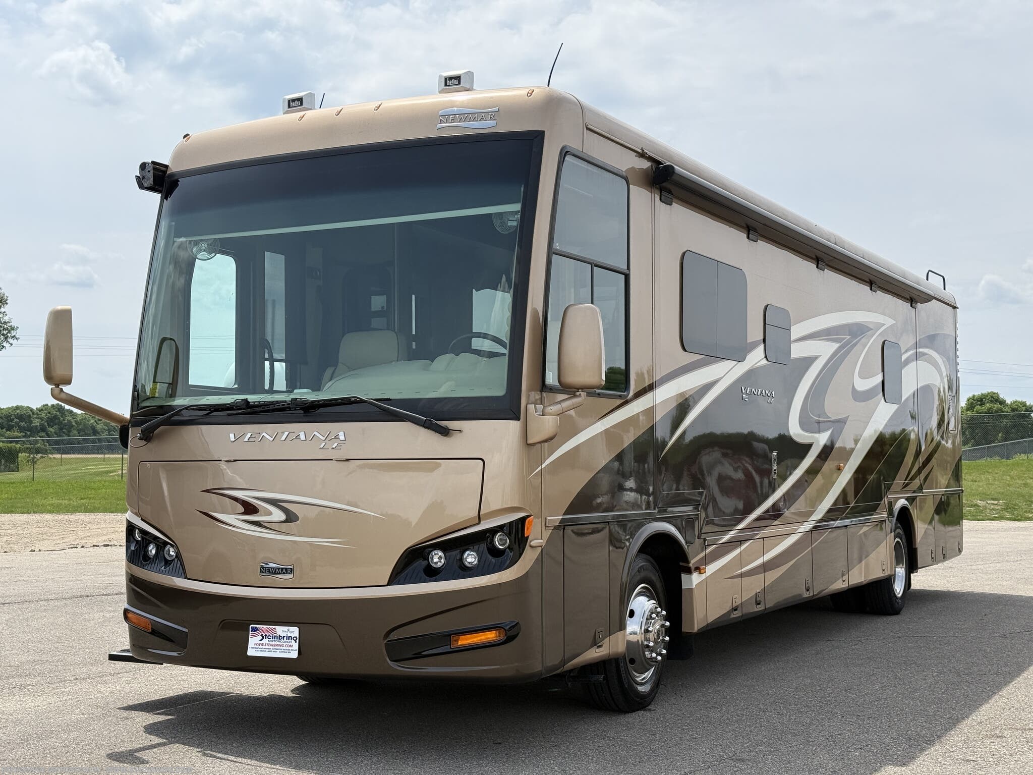 2015 Ventana LE 3812 by Newmar from Steinbring Motorcoach in Garfield, Minnesota