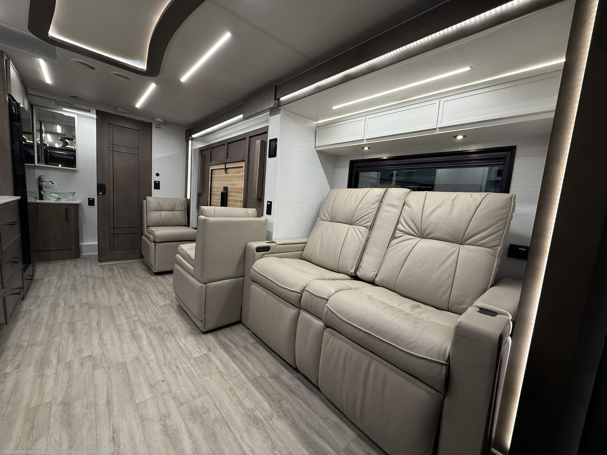 2026 Freedom Aire 2515 by Newmar from Steinbring Motorcoach in Garfield, Minnesota