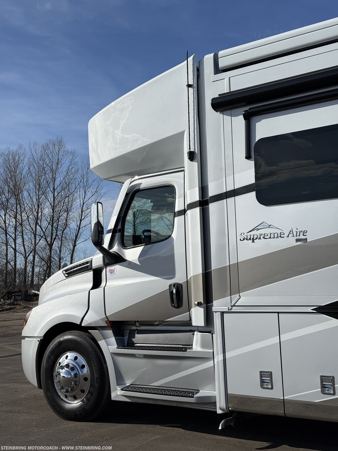 2026 Supreme Aire 4505 by Newmar from Steinbring Motorcoach in Garfield, Minnesota