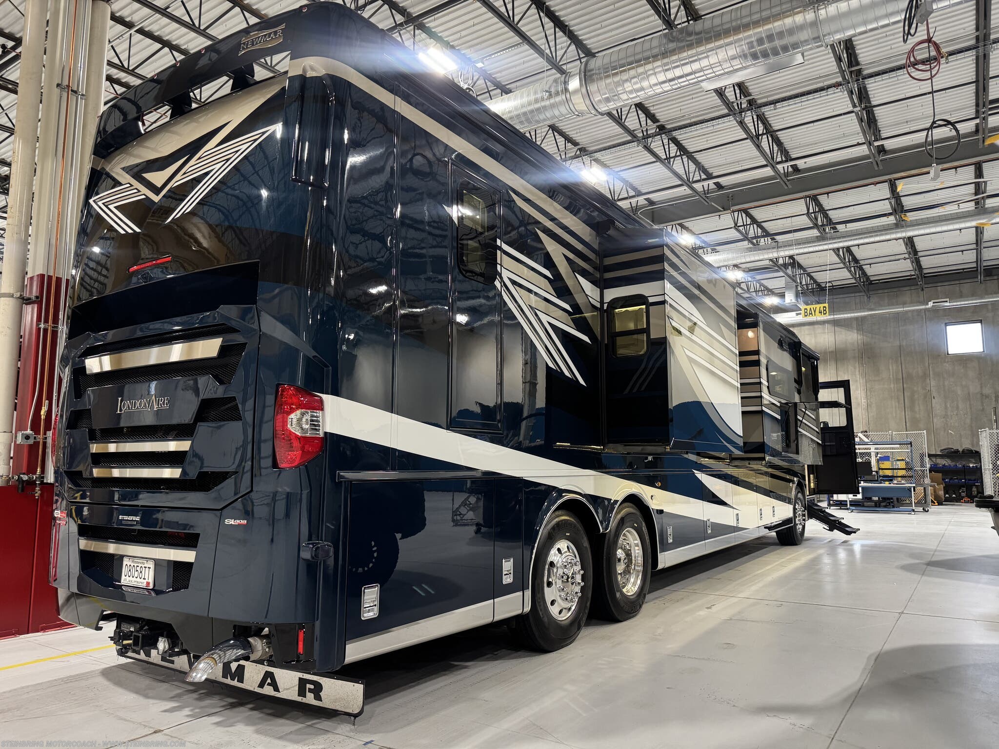 2026 London Aire 4551 by Newmar from Steinbring Motorcoach in Garfield, Minnesota