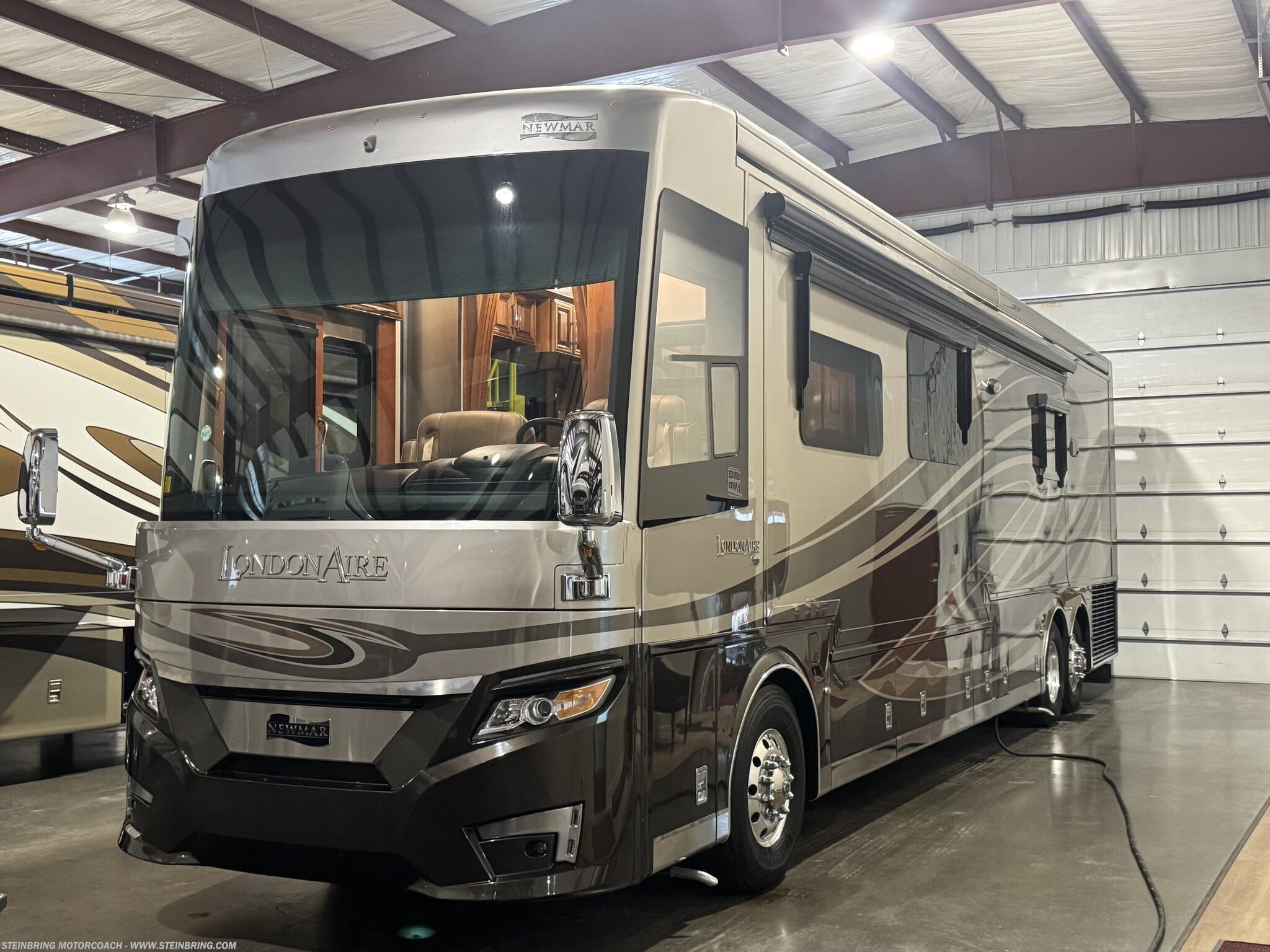 2019 London Aire 4551 by Newmar from Steinbring Motorcoach in Garfield, Minnesota