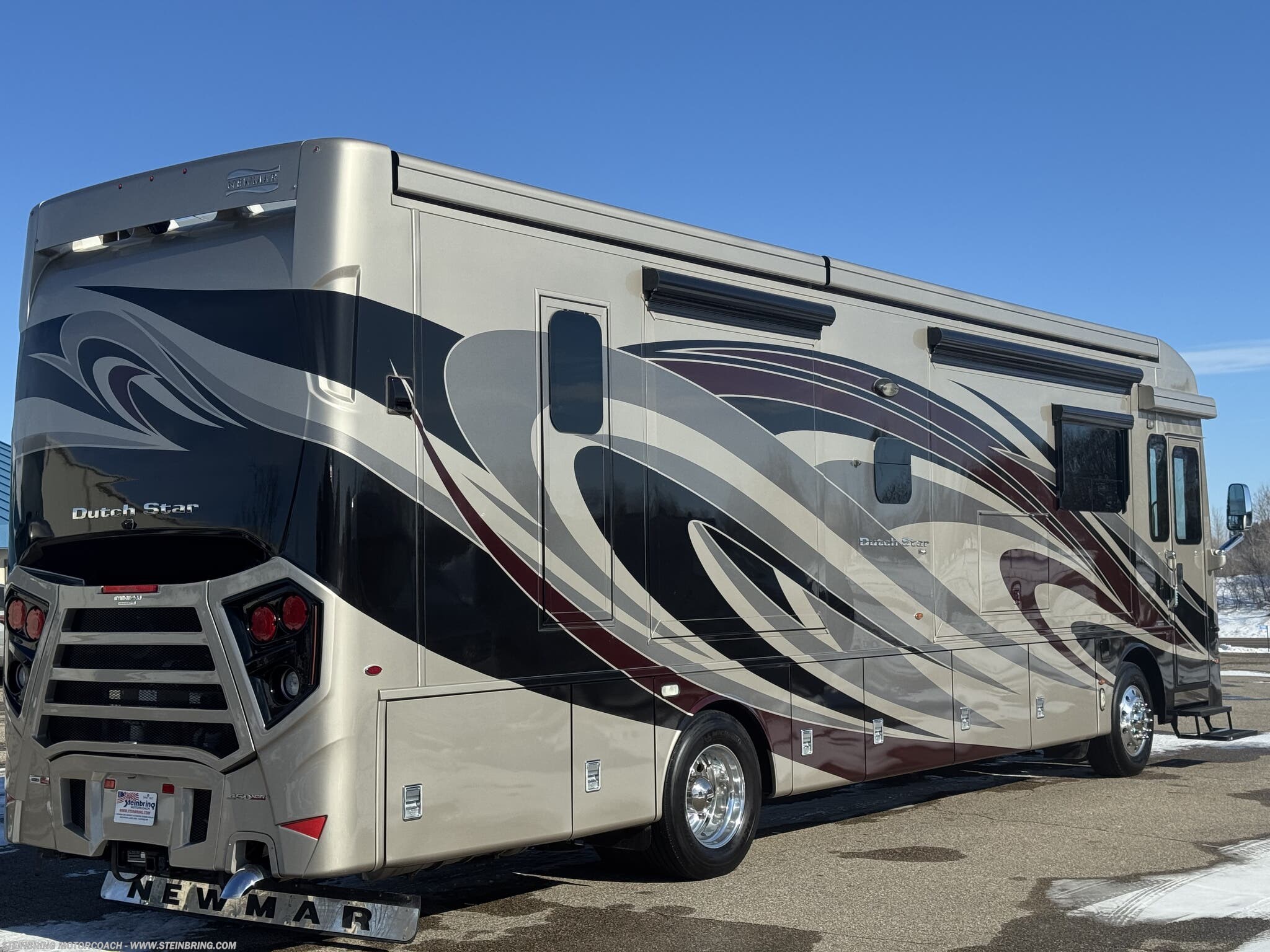 2019 Dutch Star 3736 by Newmar from Steinbring Motorcoach in Garfield, Minnesota