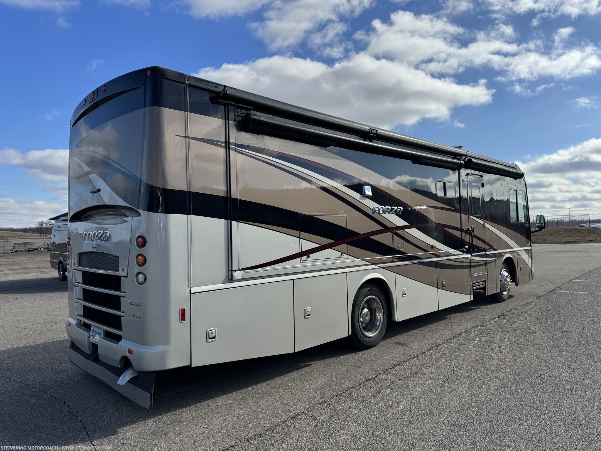 2018 Forza 34T by Winnebago from Steinbring Motorcoach in Garfield, Minnesota