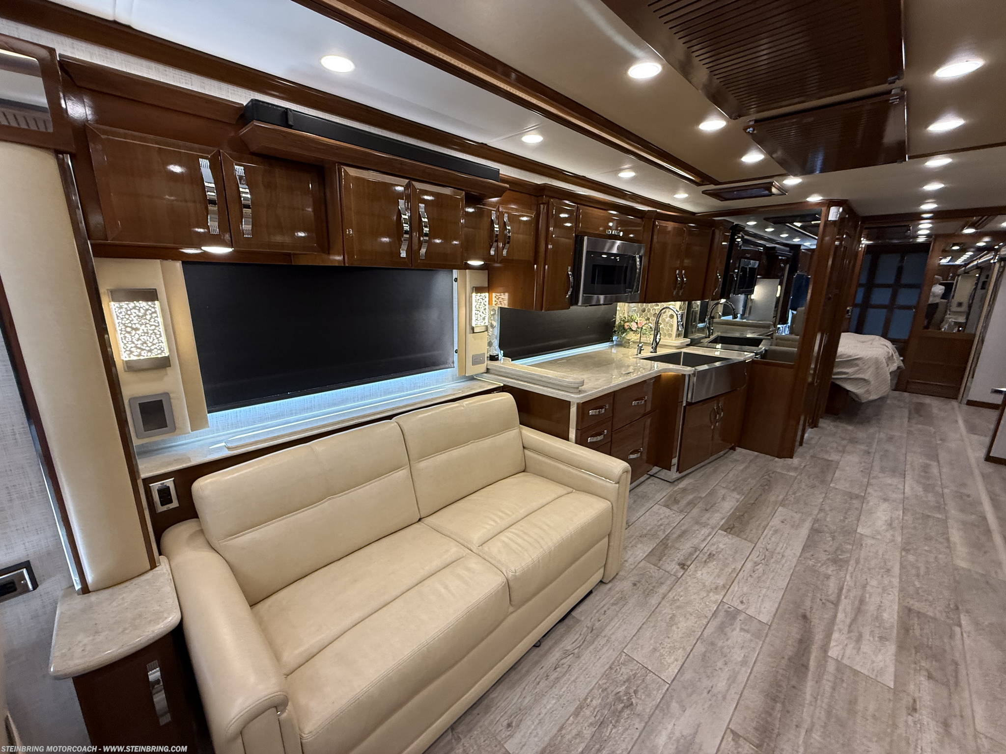 2020 King Aire 4531 by Newmar from Steinbring Motorcoach in Garfield, Minnesota
