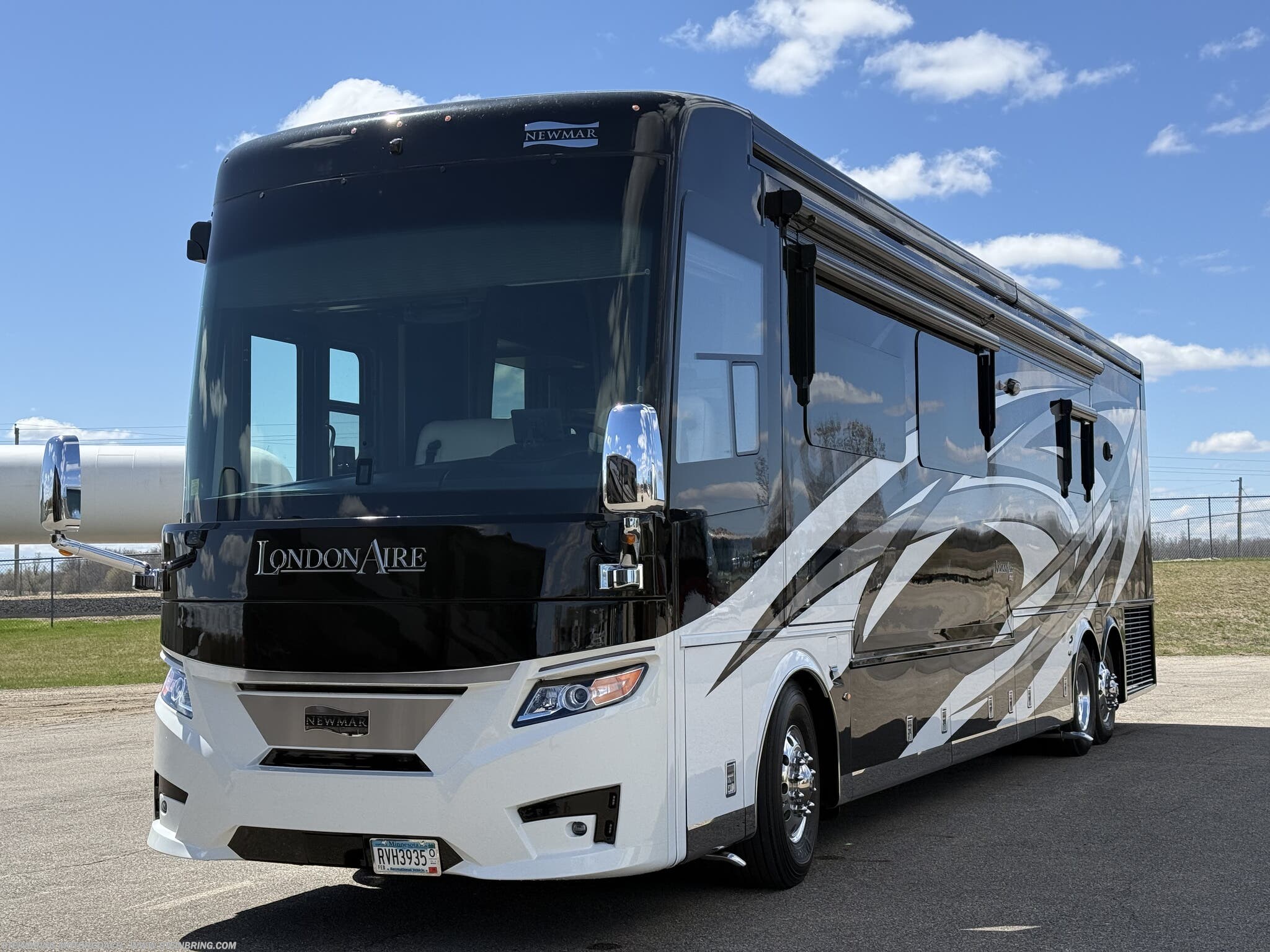 Used 2021 Newmar London Aire 4551 available in Garfield, Minnesota