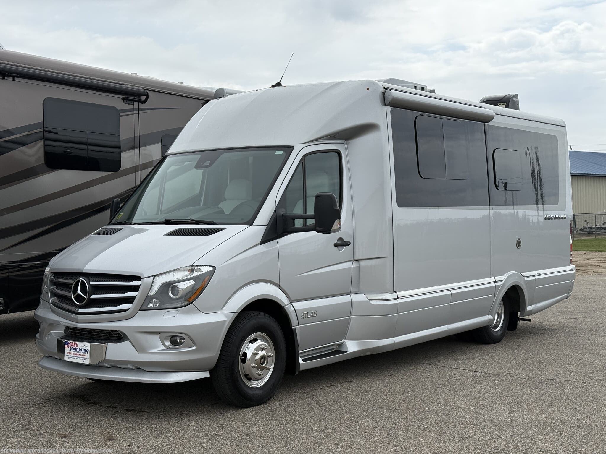 2019 Airstream Atlas MURPHY BED
