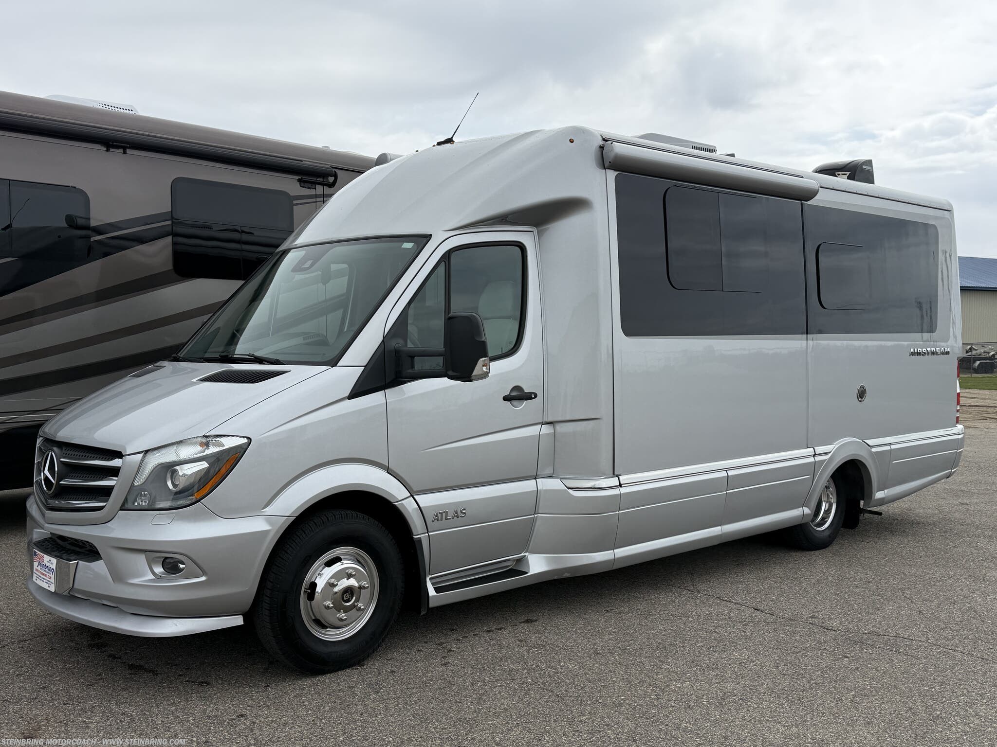 2019 Atlas MURPHY BED by Airstream from Steinbring Motorcoach in Garfield, Minnesota