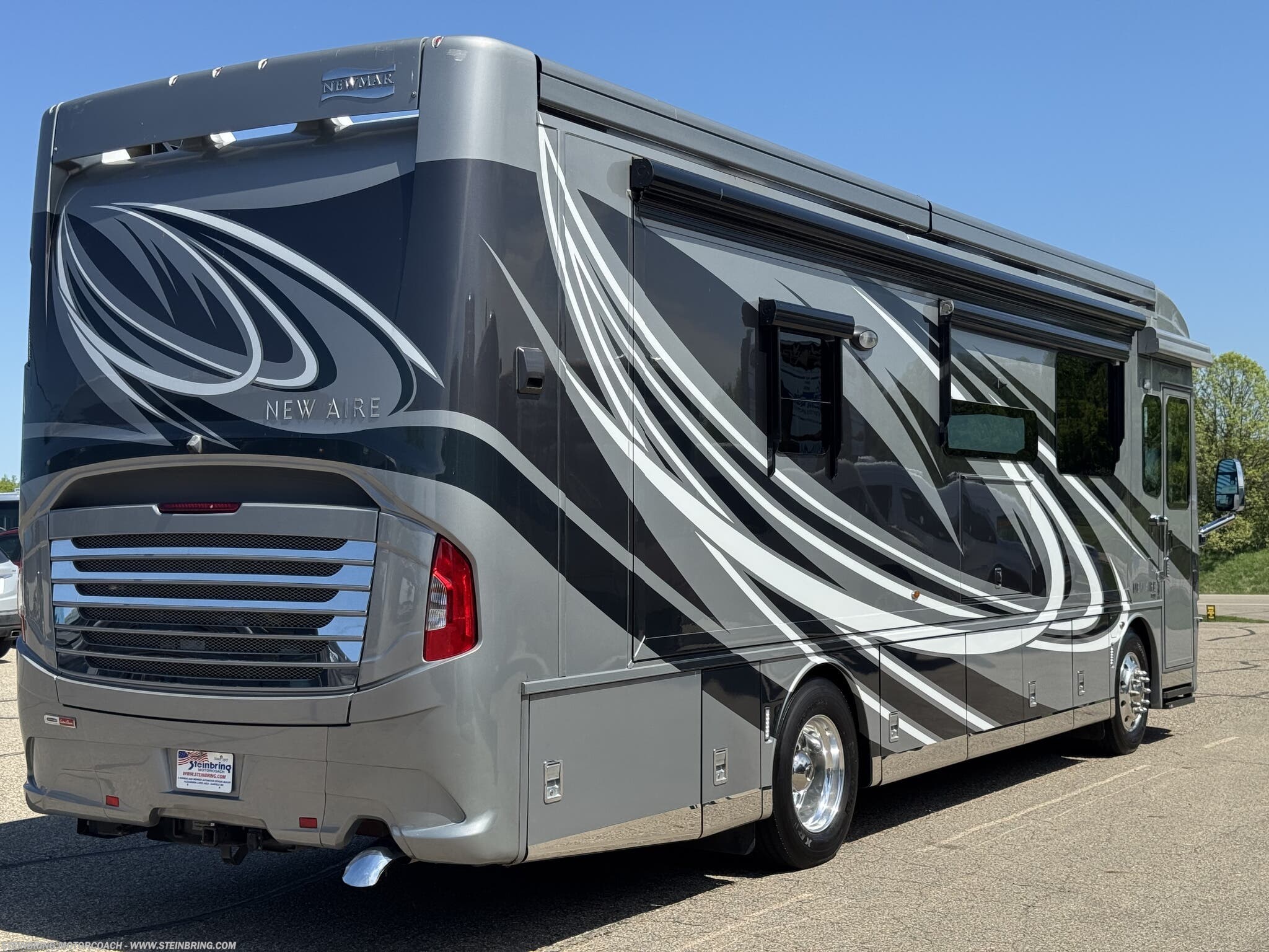 2019 New Aire 3343 by Newmar from Steinbring Motorcoach in Garfield, Minnesota