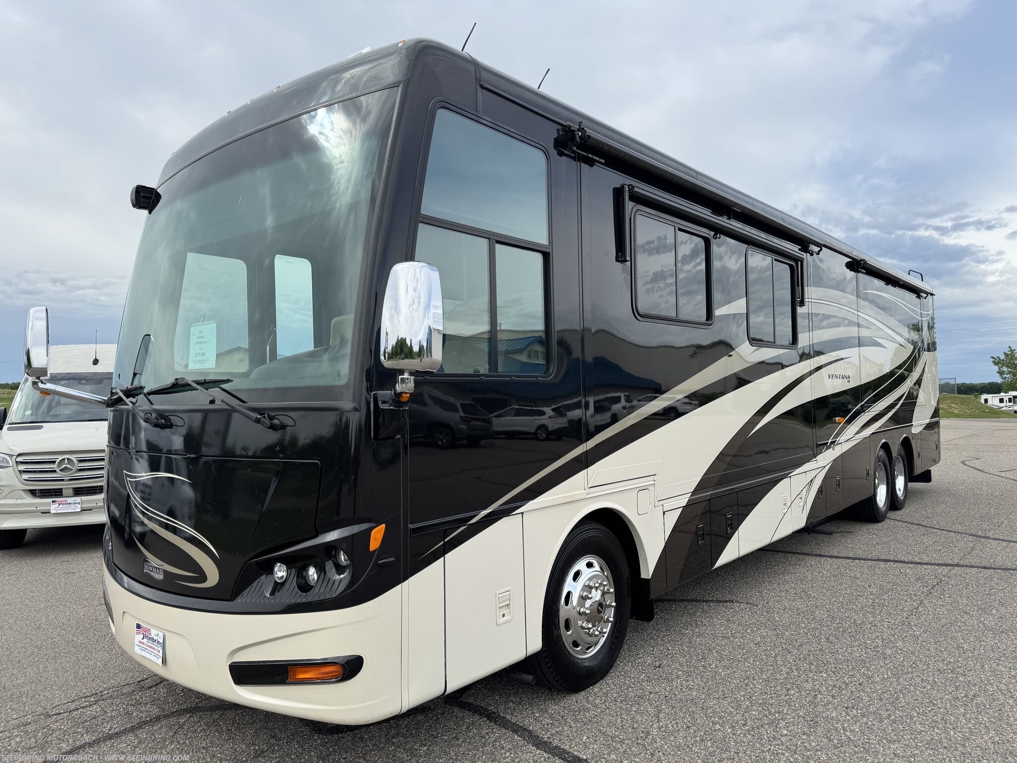 2012 Ventana 4333 by Newmar from Steinbring Motorcoach in Garfield, Minnesota