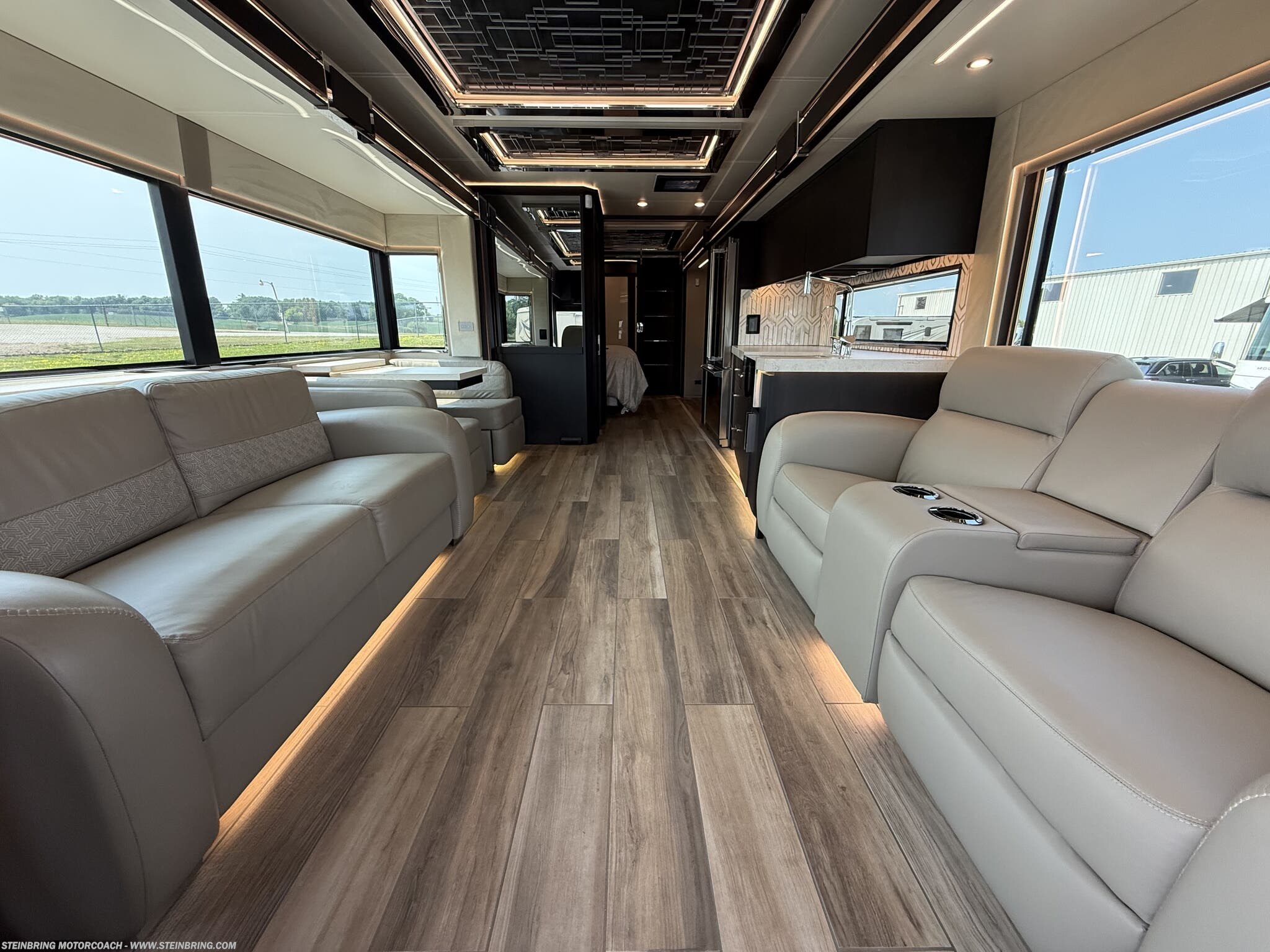 2022 Newmar King Aire 4533 - Used Class A for sale by Steinbring Motorcoach in Garfield, Minnesota