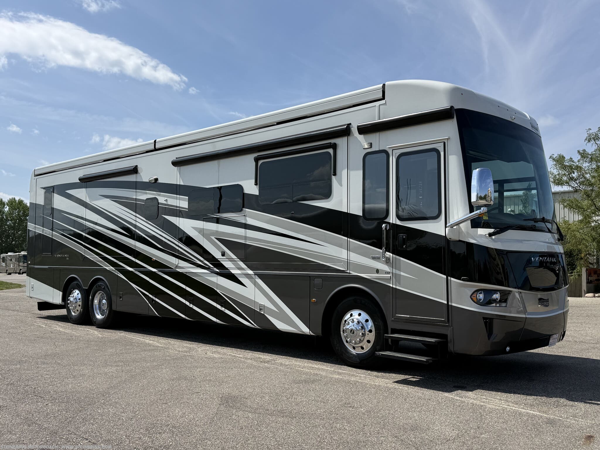 Used 2023 Newmar Ventana 4369 available in Garfield, Minnesota