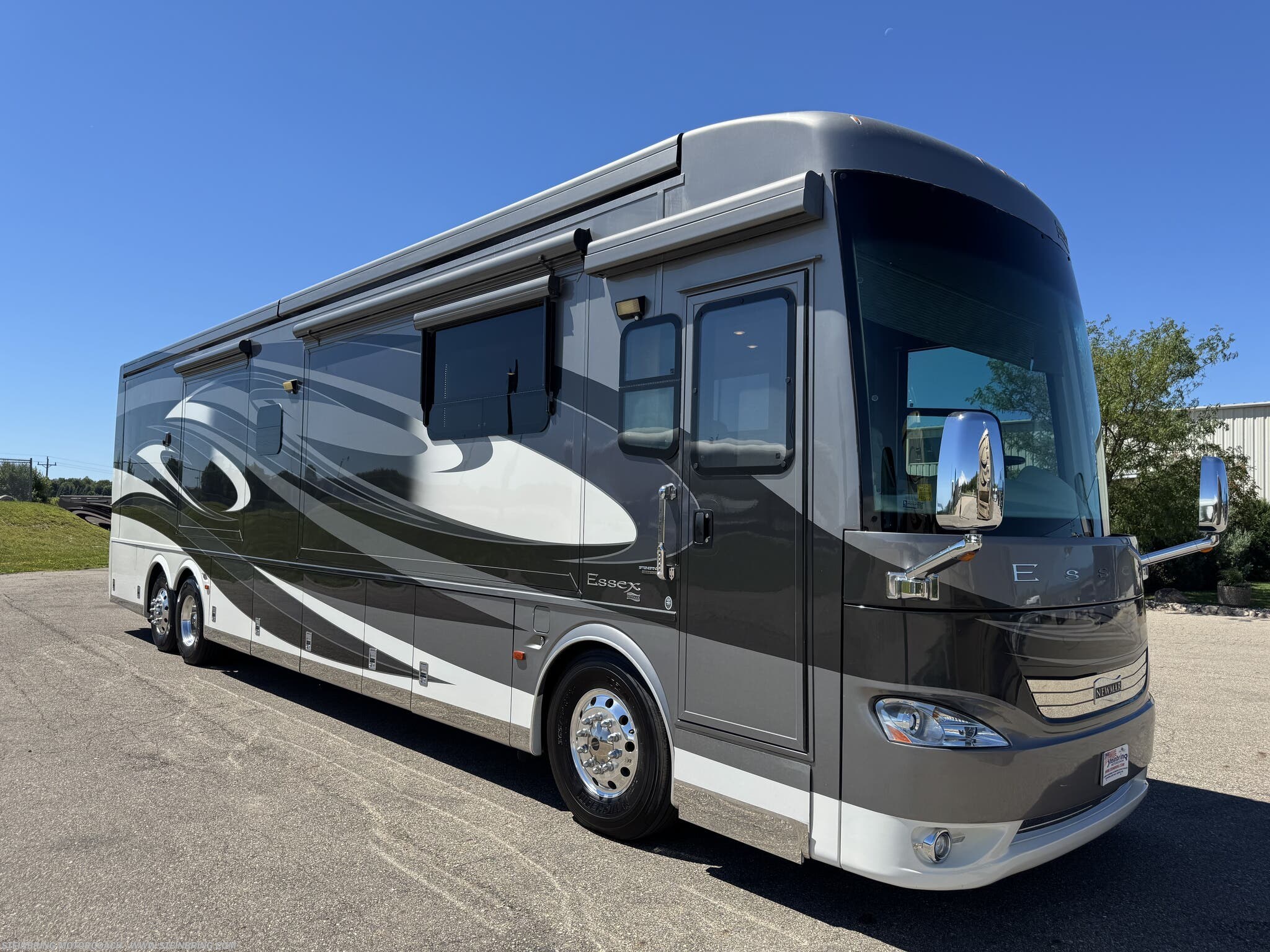 2017 Newmar Essex 4519
