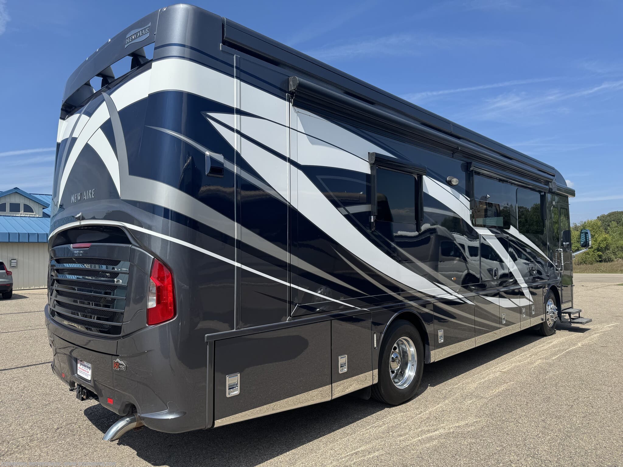 2021 New Aire 3543 by Newmar from Steinbring Motorcoach in Garfield, Minnesota