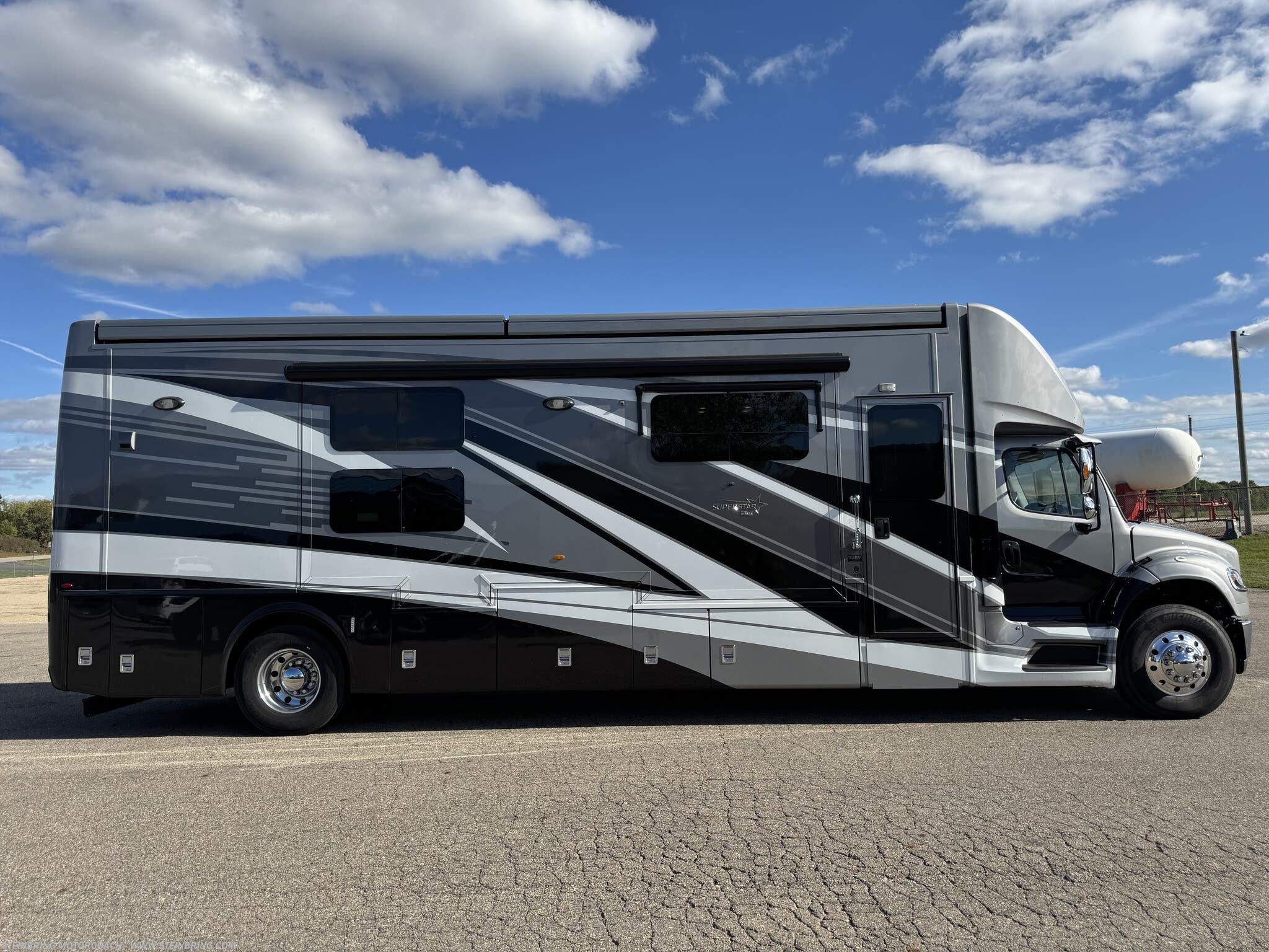 2023 Super Star 3729 by Newmar from Steinbring Motorcoach in Garfield, Minnesota