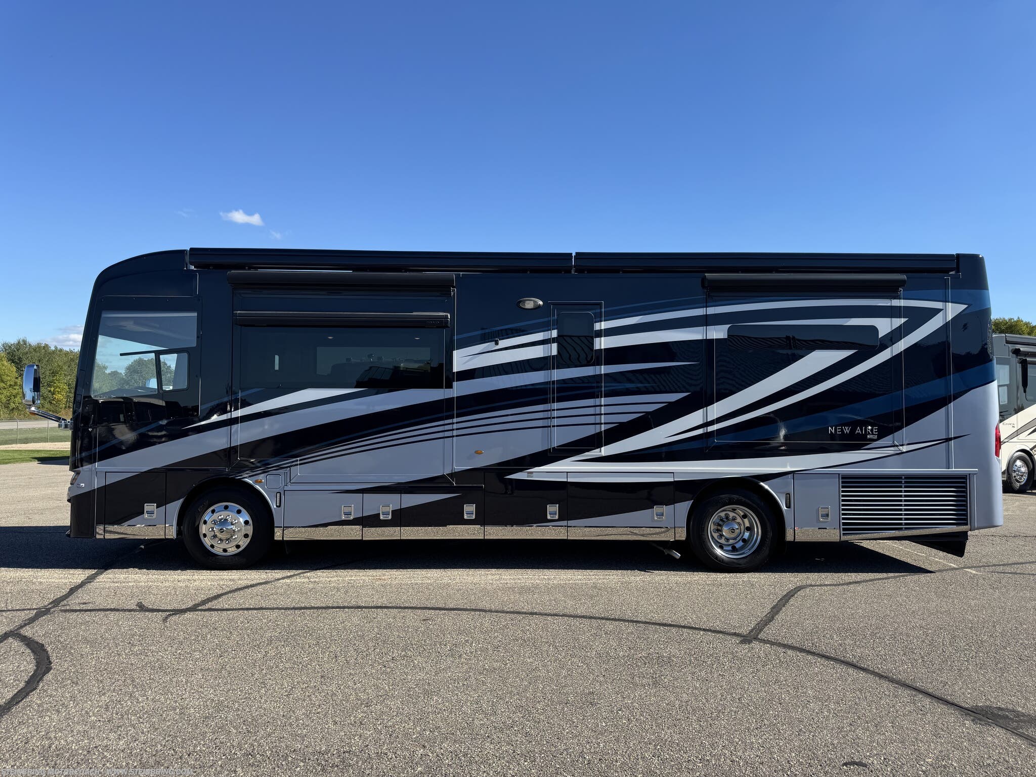 2023 New Aire 3543 by Newmar from Steinbring Motorcoach in Garfield, Minnesota