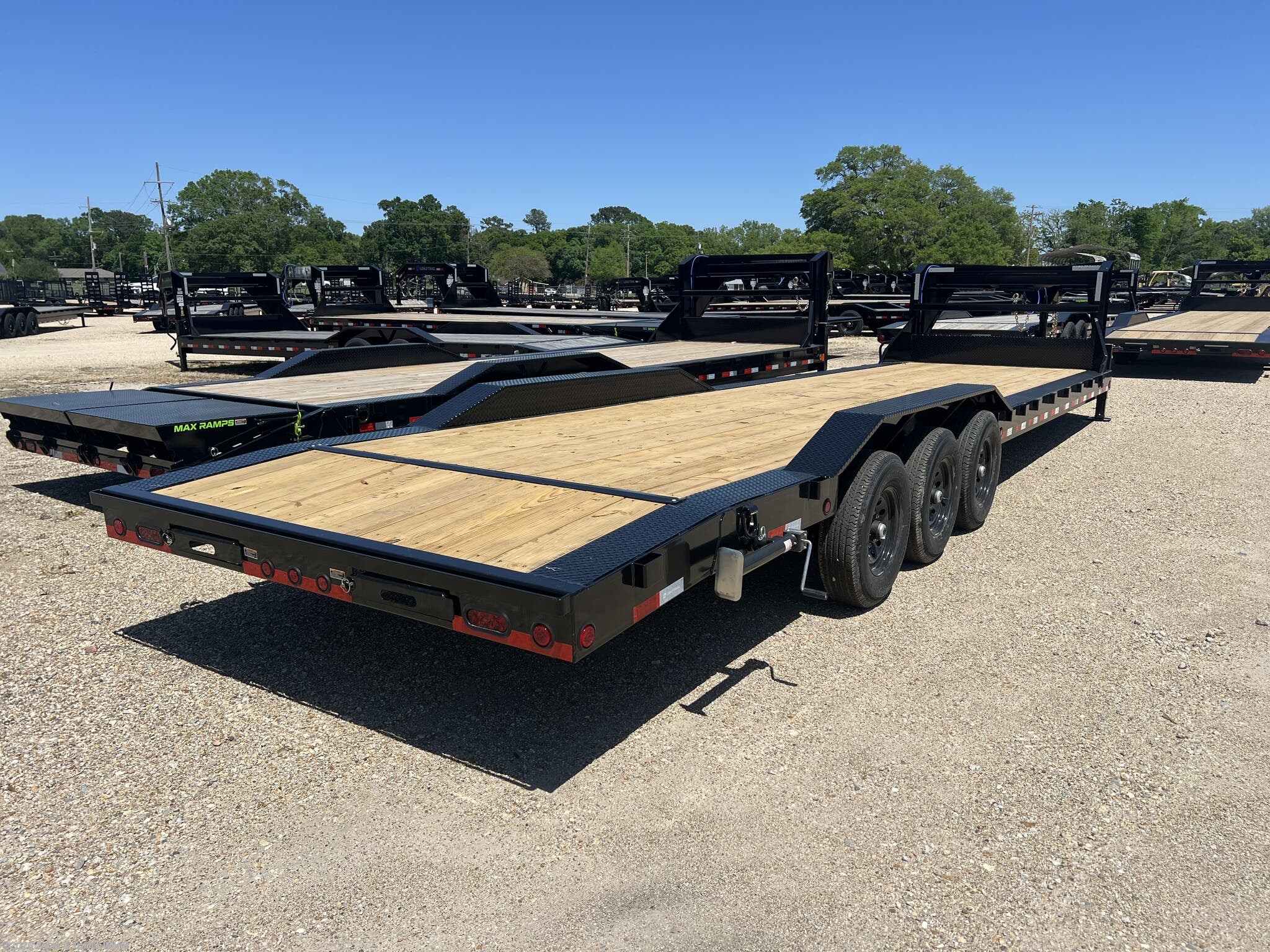 2025 GC 102" x 32' Triple Gooseneck Equipment Trailer by Load Trail from Truck & Trailer World in Denham Springs, Louisiana