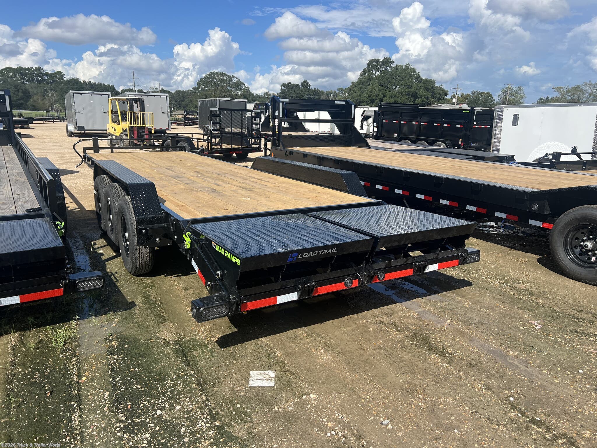 2026 CH 83" x 26' Triple Axle Equipment Trailer by Load Trail from Truck & Trailer World in Denham Springs, Louisiana