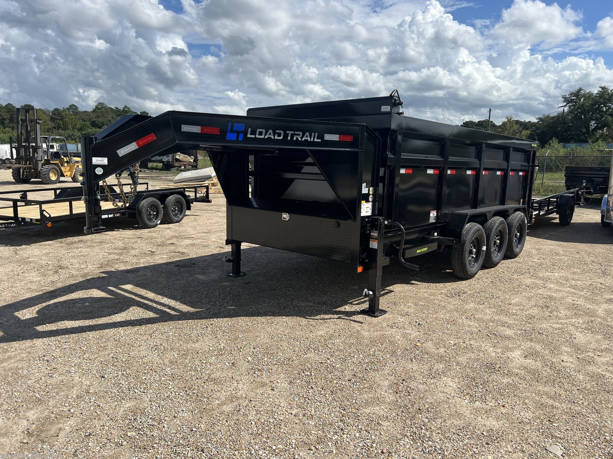 2026 Load Trail DG 83" x 16' Triple Axle Gooseneck Low-Pro Dump