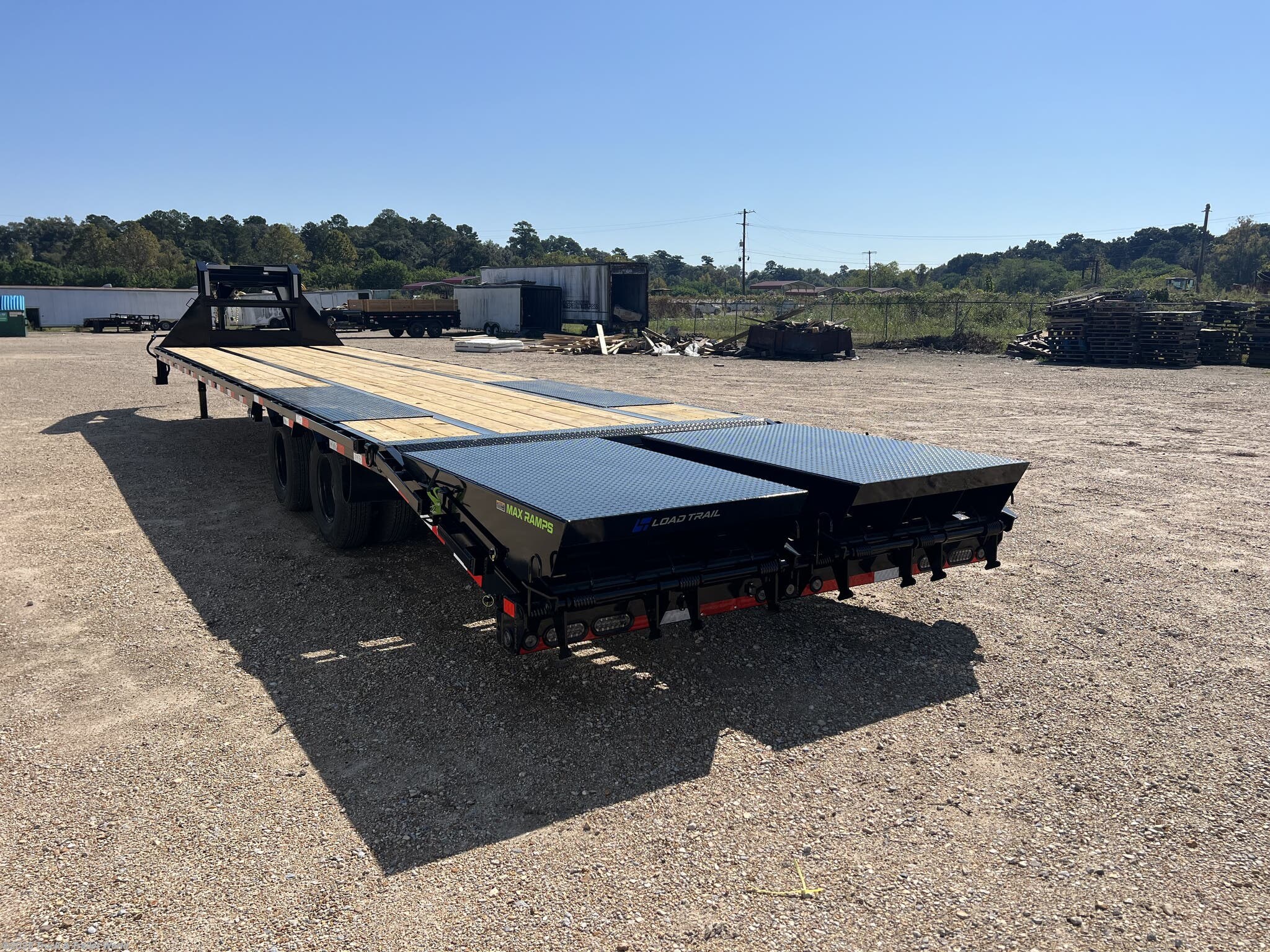 2026 GP 102&quot; x 36&apos; Tandem Low-Pro Gooseneck w/Under Frame by Load Trail from Truck & Trailer World in Denham Springs, Louisiana
