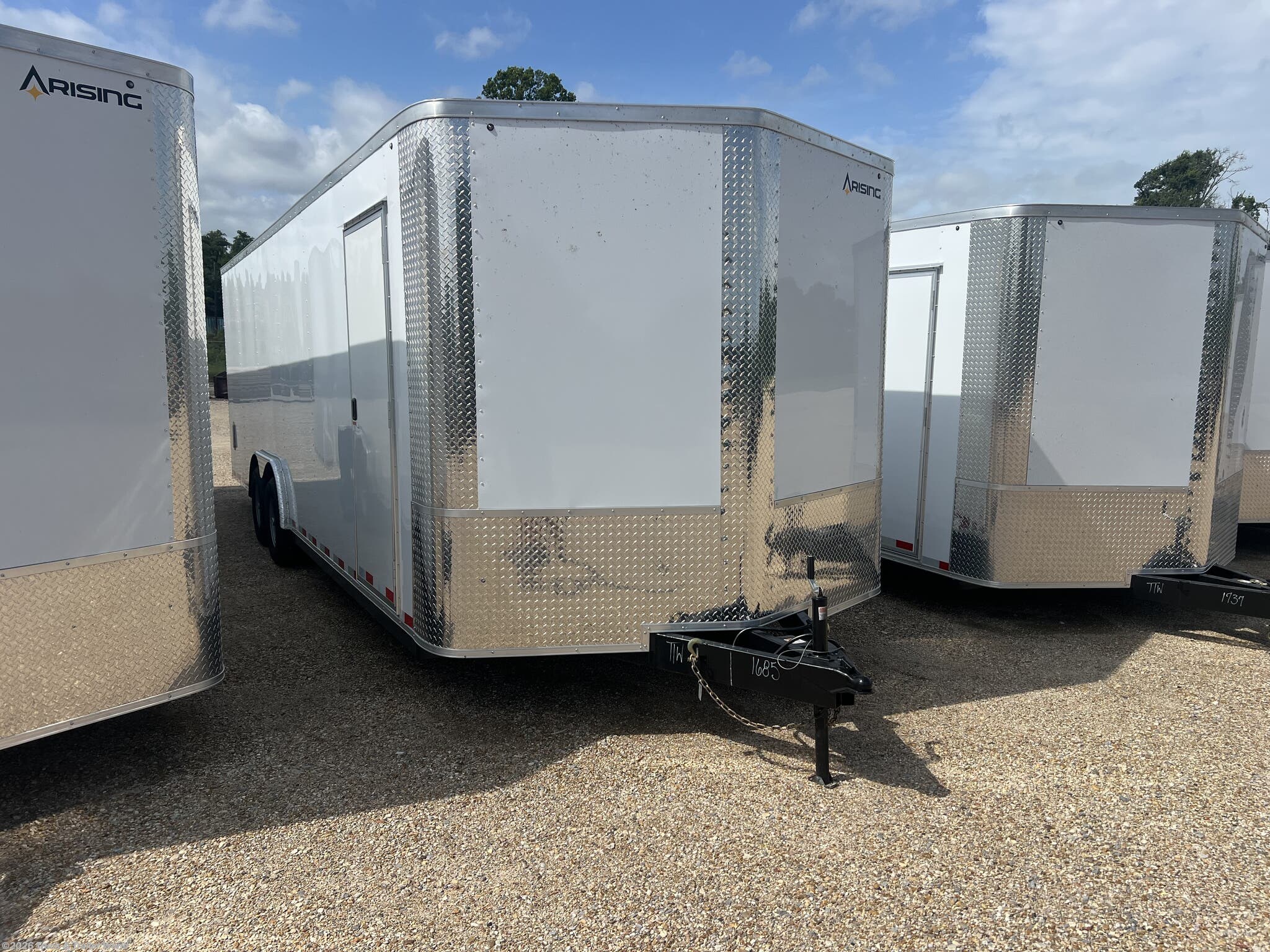 2026 Arising 8.5' x 24' Tandem Axle Enclosed
