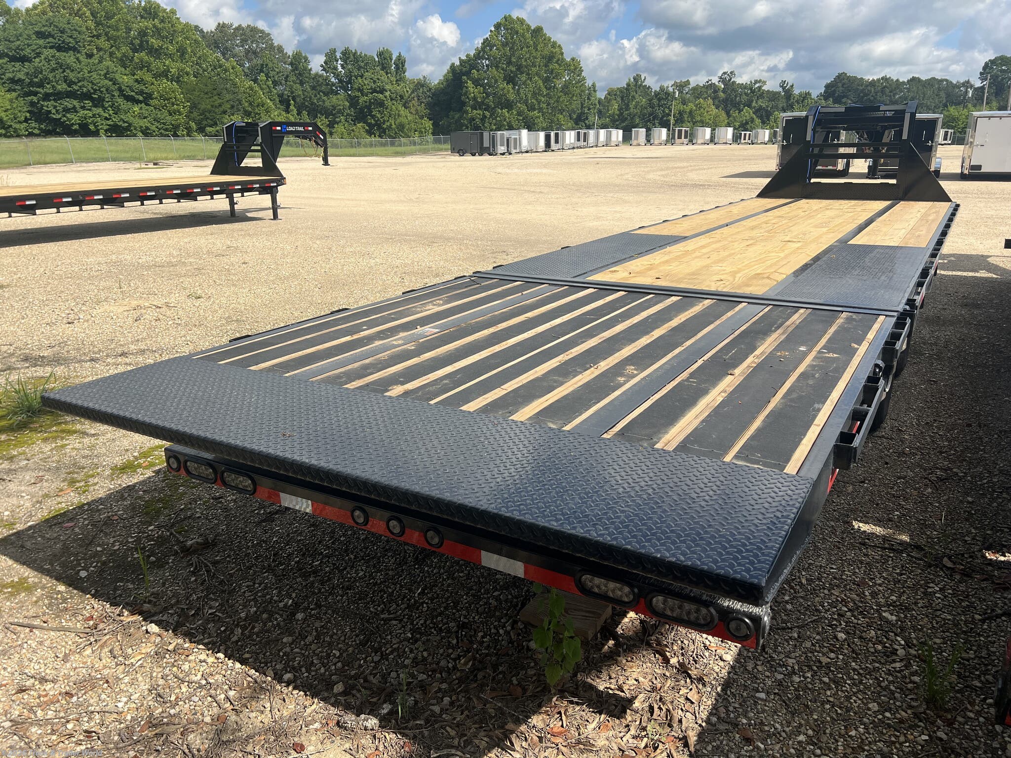 New 2027 Load Trail GL 102" x 32' Tandem Low-Pro Gooseneck w/ Hyd. Dove available in Denham Springs, Louisiana