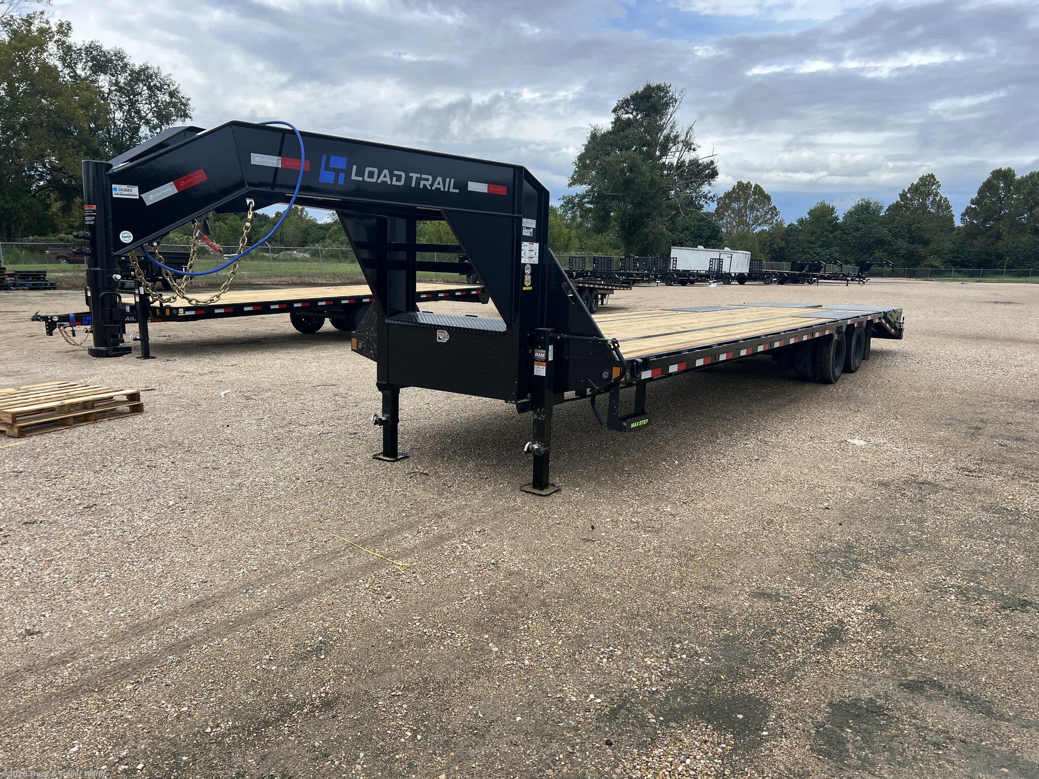2027 Load Trail GP 102" x 35' Tandem Low-Pro Gooseneck - New Deckover/Flat Deck Trailer for sale by Truck & Trailer World in Denham Springs, Louisiana