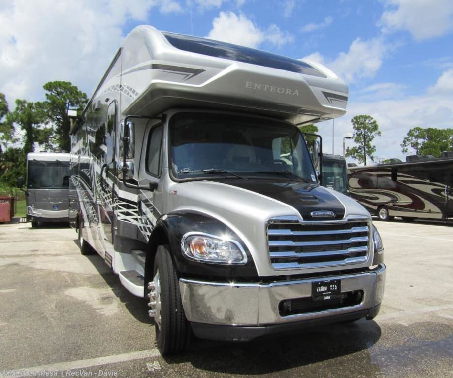 2024 Entegra Coach Accolade XL 37K XL RV for Sale in Davie, FL 33314