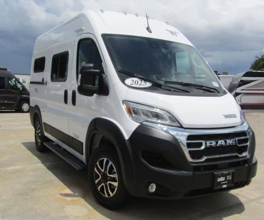 2025 Winnebago Solis Pocket BUT36A RV for Sale in Davie, FL 33314