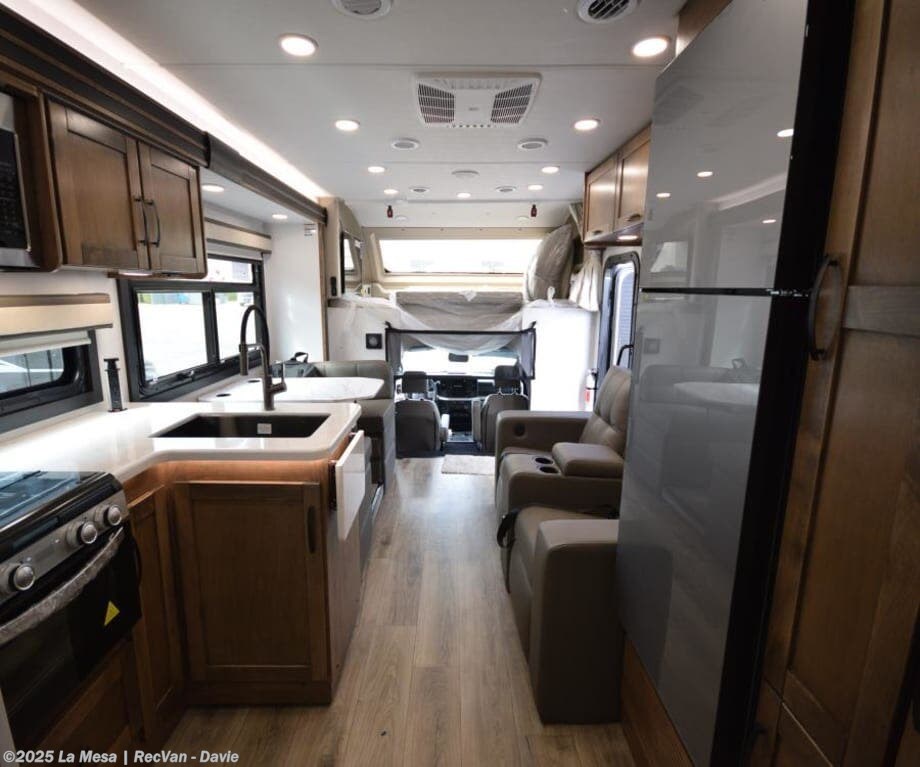 2026 Esteem XL 32U-XL-GSE by Entegra Coach from La Mesa | RecVan - Davie in Davie, Florida