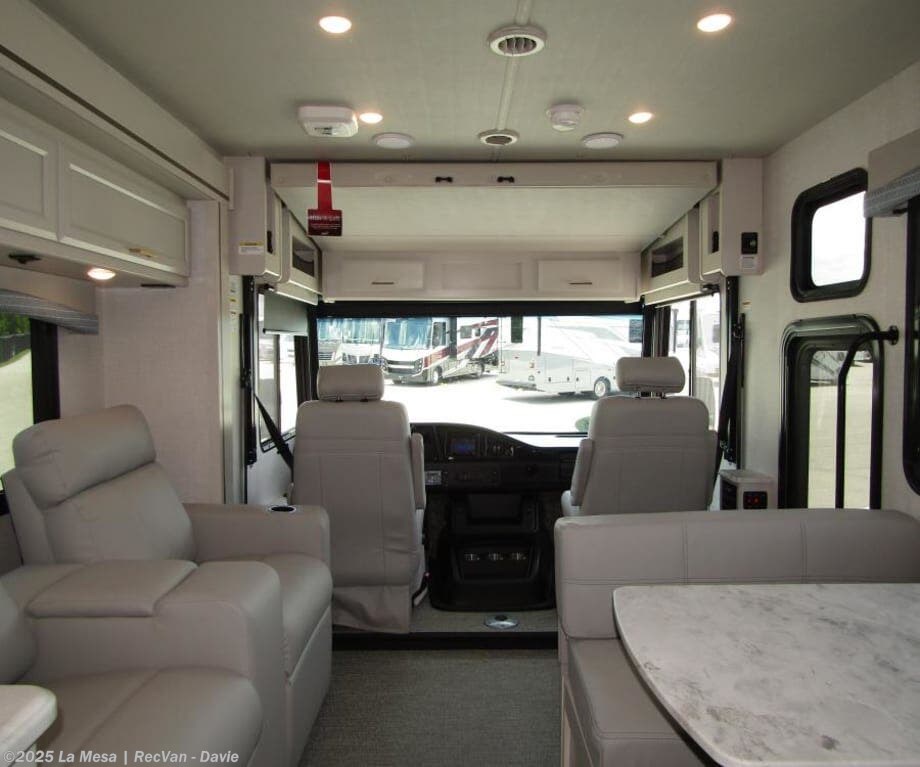 2026 Flair 29M by Fleetwood from La Mesa | RecVan - Davie in Davie, Florida