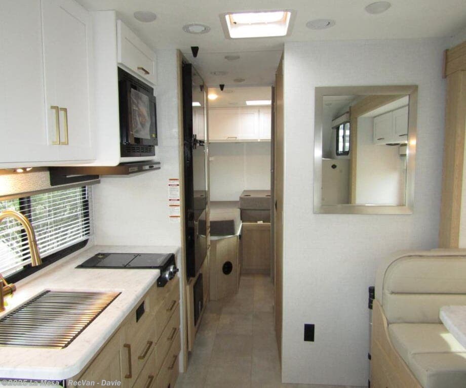 New 2026 Thor Motor Coach Chateau 25Z available in Davie, Florida