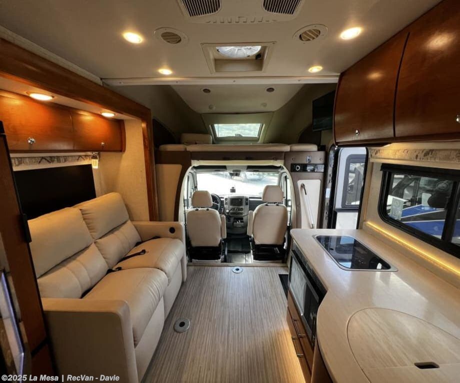 2018 Wayfarer 24TW by Tiffin from La Mesa | RecVan - Davie in Davie, Florida
