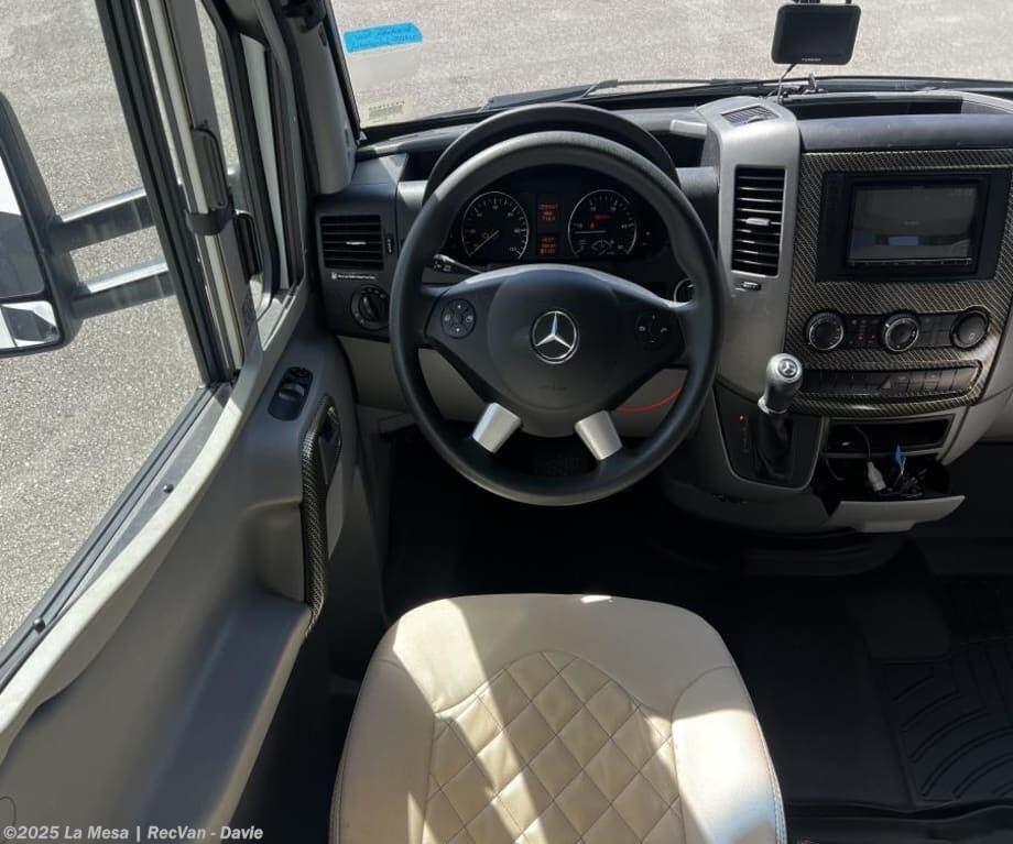 2018 Tiffin Wayfarer 24TW - Used Class C For Sale by La Mesa | RecVan - Davie in Davie, Florida