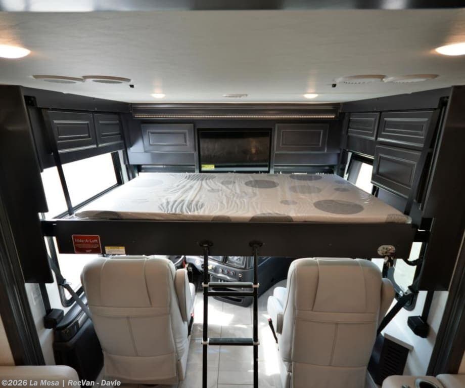 New 2026 Fleetwood Discovery LXE 40M-LXE available in Davie, Florida