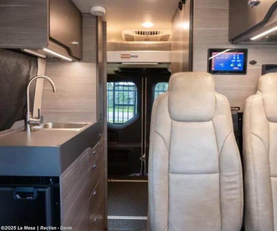 Used 2024 Entegra Coach Launch 19Y available in Davie, Florida