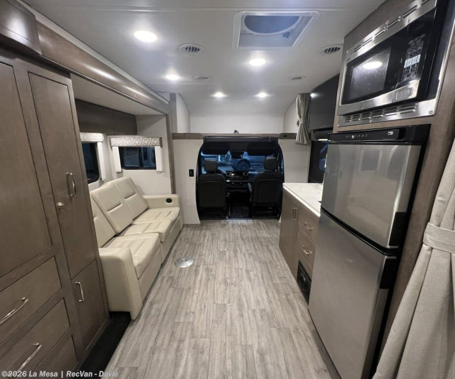 2023 VIENNA M-25VFWS by Renegade from La Mesa | RecVan - Davie in Davie, Florida