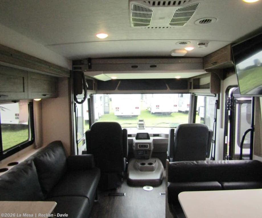 2026 Vista WFE29V by Winnebago from La Mesa | RecVan - Davie in Davie, Florida