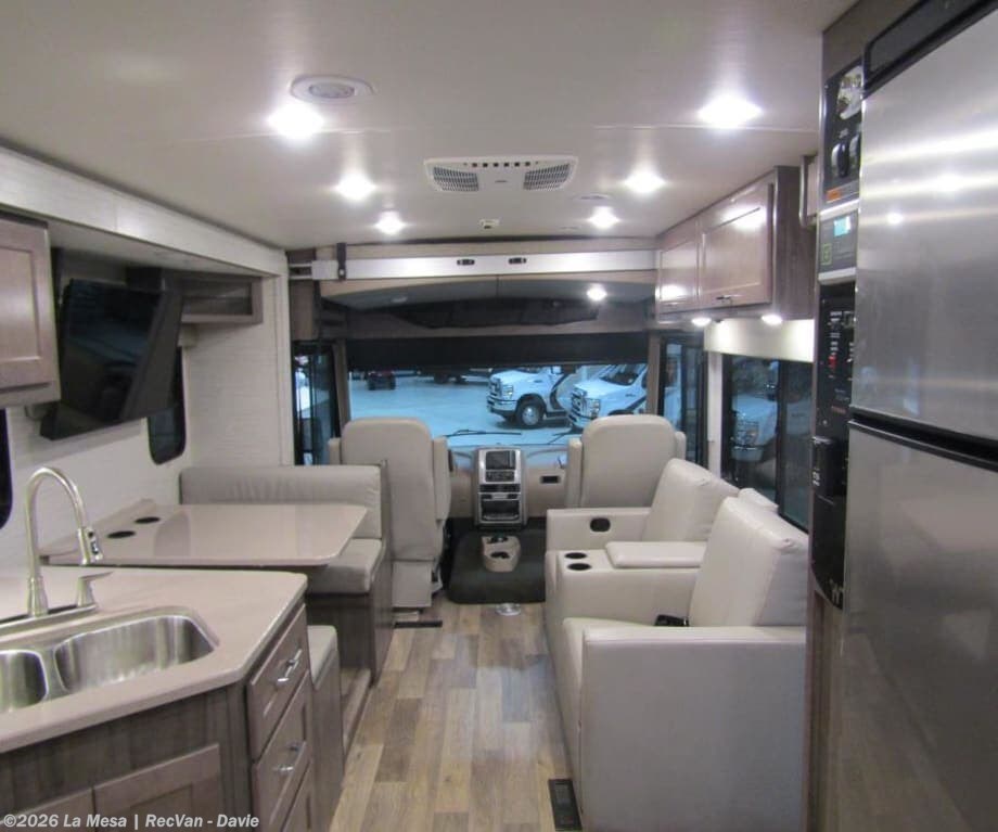 2022 Sunstar 27P by Winnebago from La Mesa | RecVan - Davie in Davie, Florida