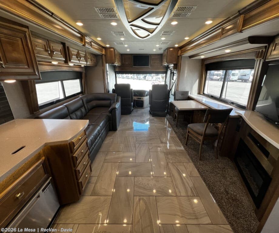 2019 Discovery 40D by Fleetwood from La Mesa | RecVan - Davie in Davie, Florida