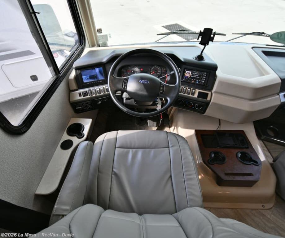 2019 Fleetwood Southwind 35K - Used Class A For Sale by La Mesa | RecVan - Davie in Davie, Florida