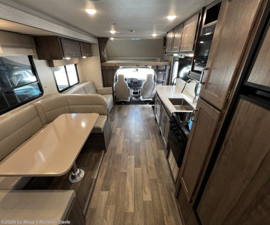 2025 Minnie Winnie 31K by Winnebago from La Mesa | RecVan - Davie in Davie, Florida