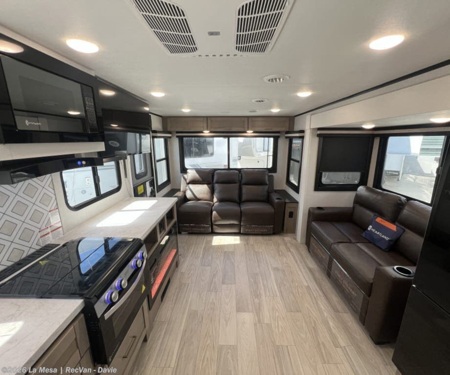 2026 Heartland North Trail 260MK - New Travel Trailer For Sale by La Mesa | RecVan - Davie in Davie, Florida
