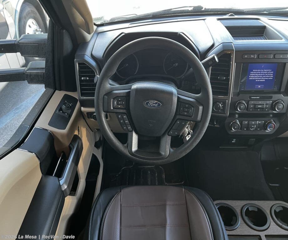 2021 Thor Motor Coach Omni MHC SV34 - Used Class C For Sale by La Mesa | RecVan - Davie in Davie, Florida