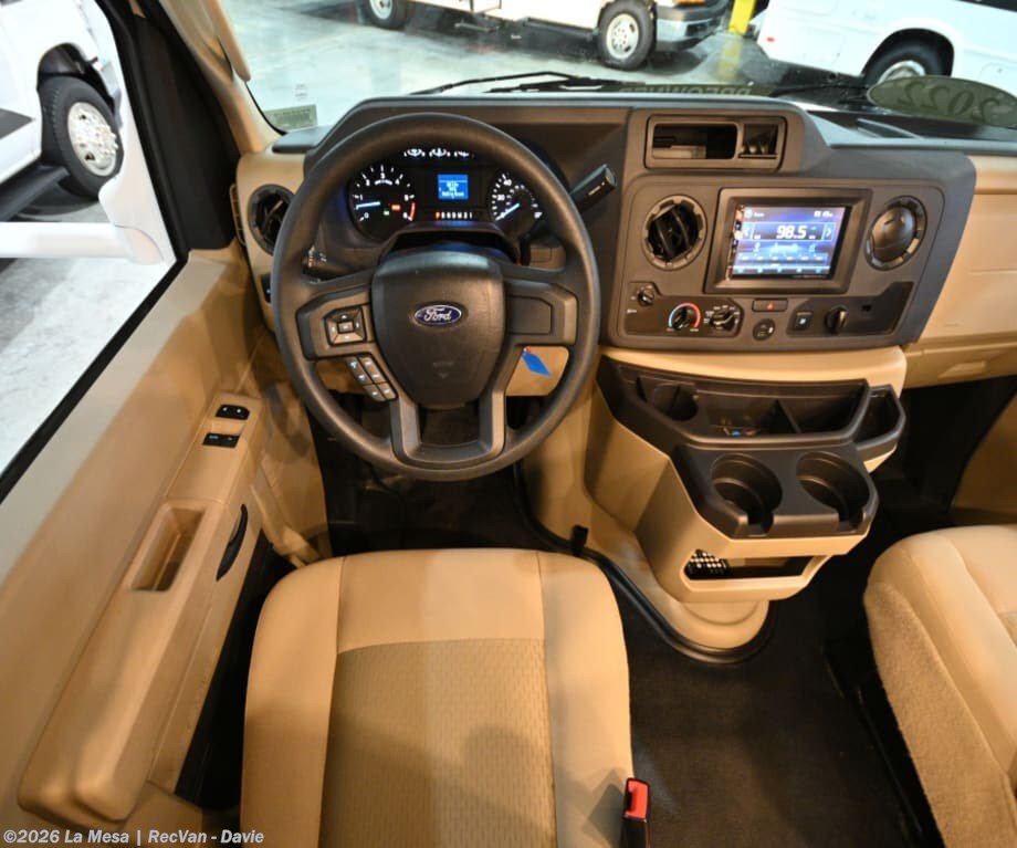 2022 Thor Motor Coach Chateau 31WV - Used Class C For Sale by La Mesa | RecVan - Davie in Davie, Florida